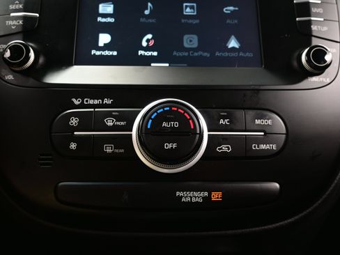 Used 2019 Kia Soul + FWD image 18