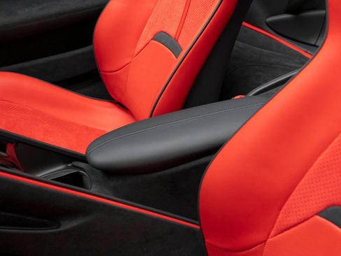 Used 2025 Ferrari Roma Spider RWD image 19