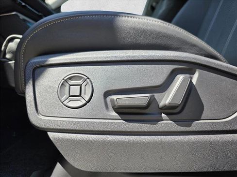 New 2025 Audi Q5 Prestige image 13
