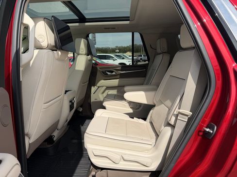 Used 2021 GMC Yukon Denali w/ Denali Premium Package AWD/4WD image 31