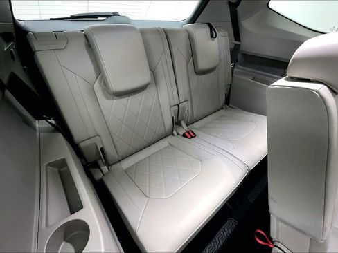 Used 2024 Volkswagen Atlas SEL Premium R-Line image 37