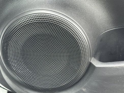 Used 2024 Nissan Kicks SR image 24