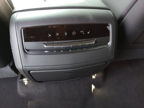 Certified 2025 Cadillac Escalade V AWD/4WD image 28