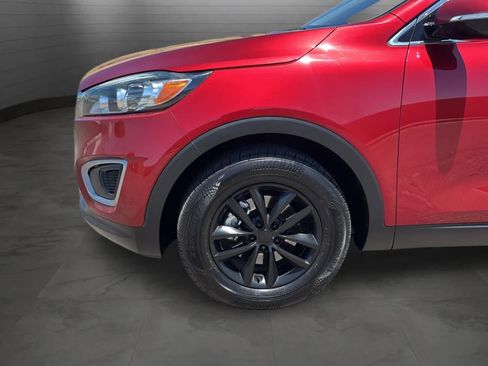 Used 2017 Kia Sorento FWD image 21