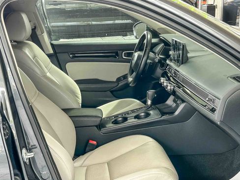 Used 2024 Honda Civic Touring image 16