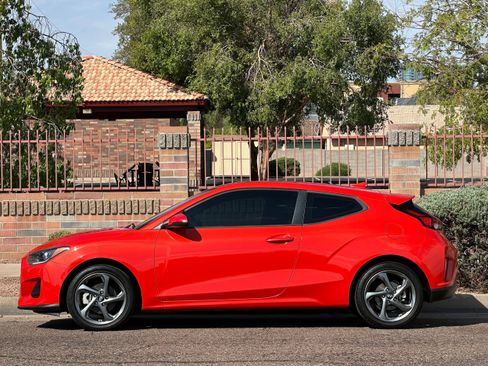 Used 2020 Hyundai Veloster 2.0 FWD image 3