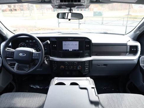Used 2025 Ford F250 XLT w/ FX4 Off-Road Package image 12