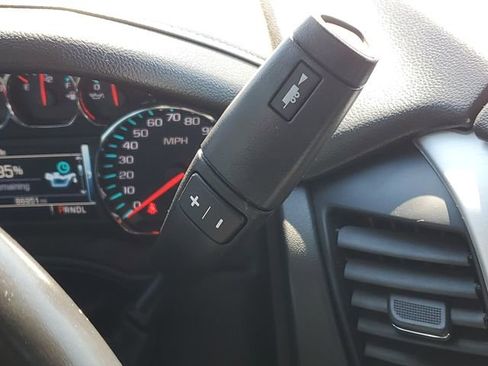 Certified 2019 GMC Yukon SLE w/ SLE Value Package AWD/4WD image 17