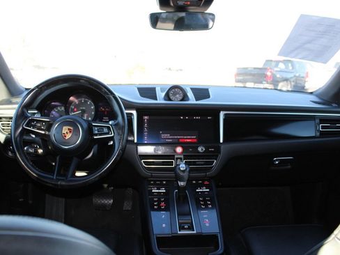 Used 2023 Porsche Macan Turbo image 24
