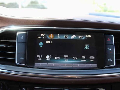 Used 2018 Buick Enclave Avenir w/ Avenir Technology Package FWD image 18