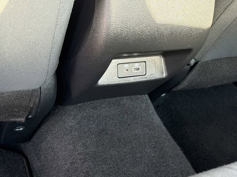 Used 2025 Nissan Altima 2.5 SV FWD image 14