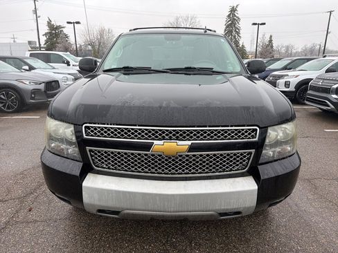 Used 2011 Chevrolet Avalanche LT w/ Suspension Package, Off-Road image 2