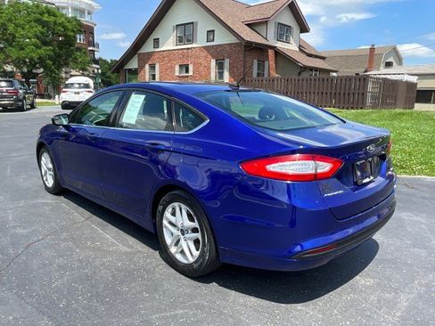 Used 2016 Ford Fusion SE FWD image 3