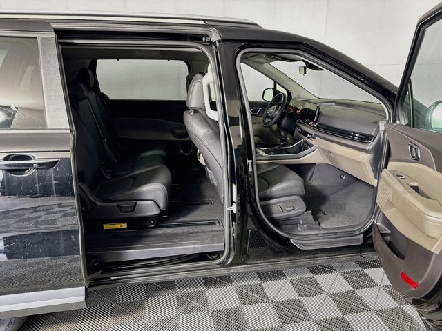 Certified 2026 Kia Carnival EX FWD image 35
