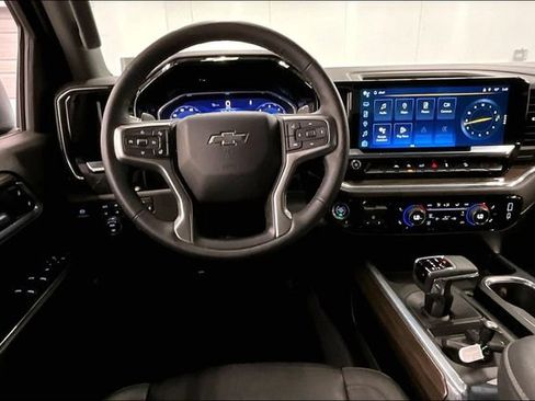Used 2024 Chevrolet Silverado 1500 RST AWD/4WD image 6
