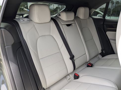 New 2025 Porsche Macan Electric image 26