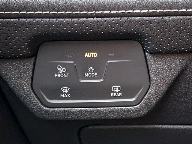 Used 2024 Volkswagen Atlas SE AWD/4WD image 24