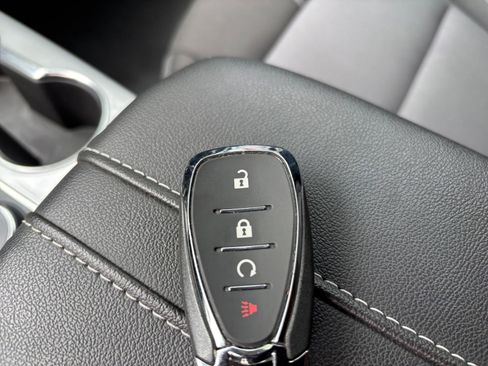 Used 2025 Chevrolet Blazer LT FWD image 18