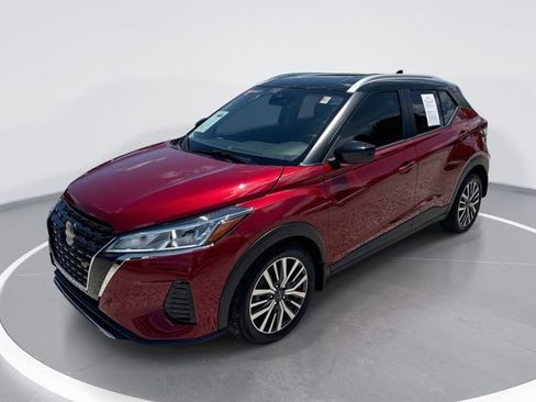 Used 2024 Nissan Kicks SV FWD image 2