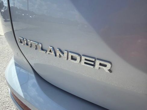 Used 2024 Mitsubishi Outlander SEL FWD image 25