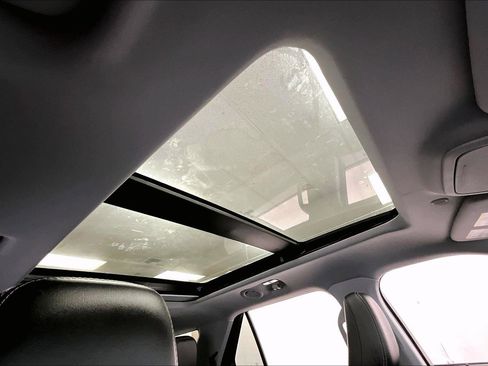 Used 2021 Ford Explorer XLT w/ Equipment Group 202A image 21