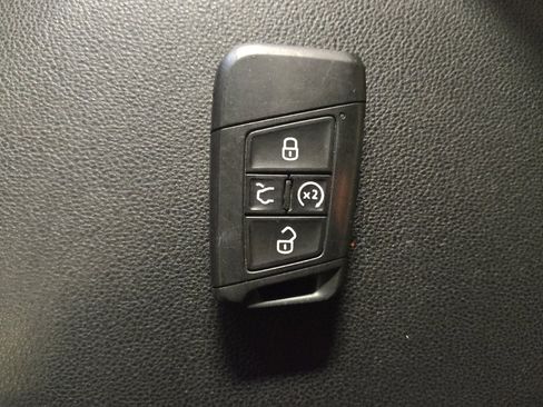 Used 2024 Volkswagen Jetta SE image 32