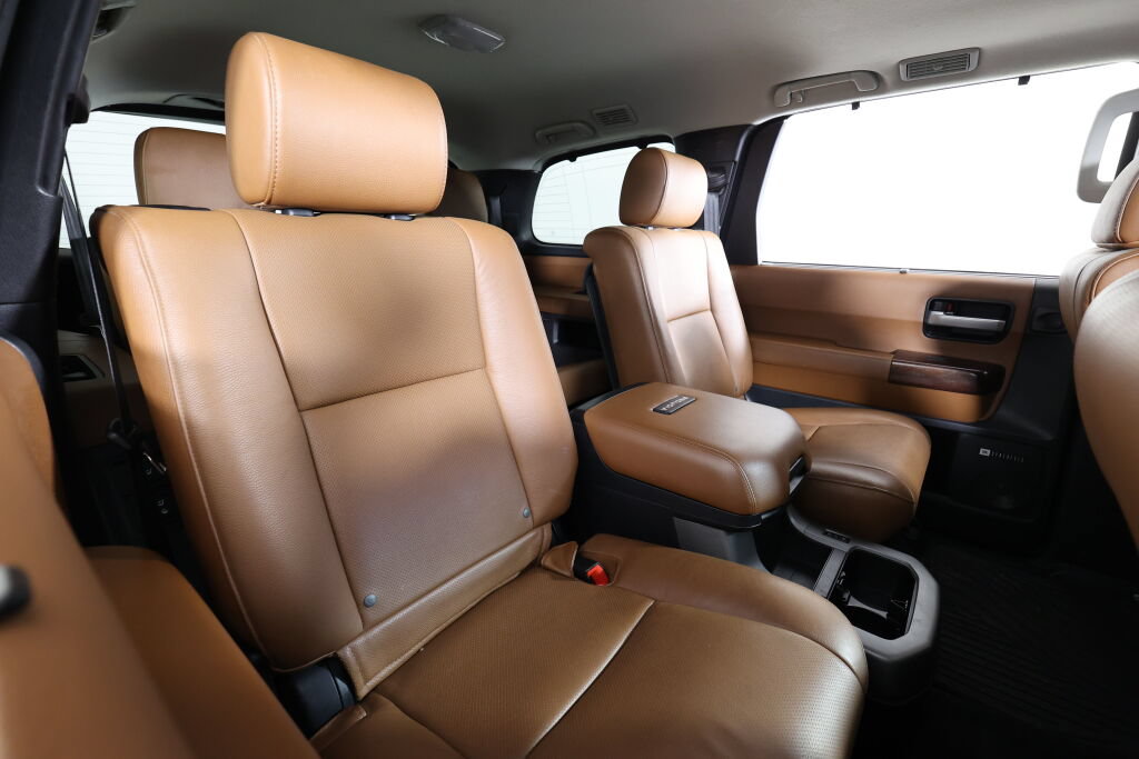 Used 2014 Toyota Sequoia Platinum AWD/4WD image 25