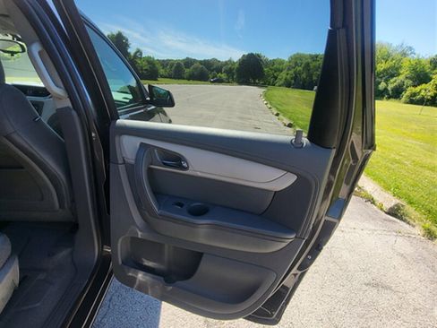 Used 2015 Chevrolet Traverse LS FWD image 29