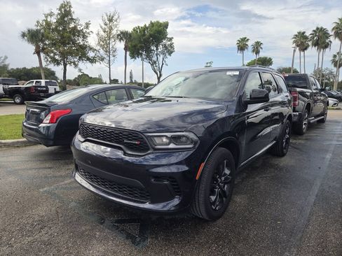 Used 2025 Dodge Durango GT w/ Blacktop Package AWD/4WD image 3