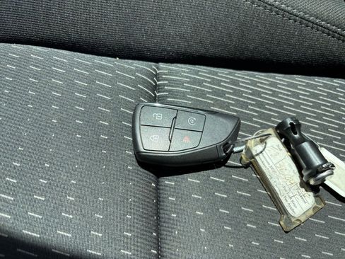 Used 2025 Chevrolet Equinox LT FWD image 21