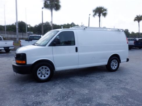 Used 2013 Chevrolet Express 1500 RWD image 2