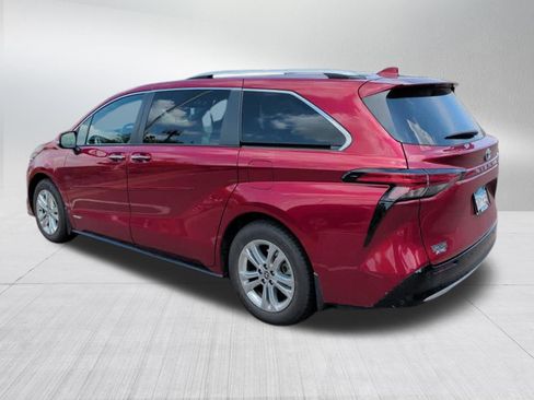 Certified 2021 Toyota Sienna Platinum AWD/4WD image 3