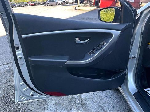 Used 2014 Hyundai Elantra GT FWD image 11