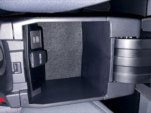 Certified 2024 Toyota Corolla Cross SE Hybrid w/ Moonroof Package image 41