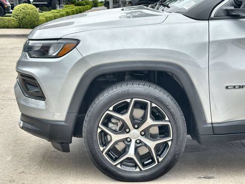 Used 2024 Jeep Compass Limited AWD/4WD image 10