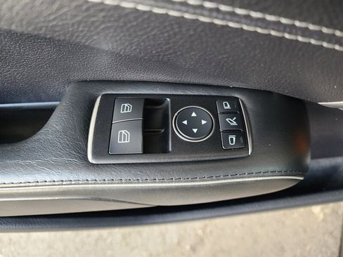 Used 2014 Mercedes-Benz SL 550 w/ Sport Wheel Package image 36