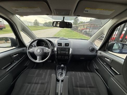 Used 2011 Suzuki SX4 AWD Hatchback image 18
