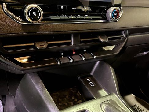 Used 2023 Chevrolet Colorado W/T image 14