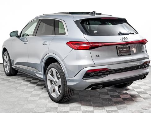 Certified 2025 Audi Q5 Premium Plus w/ Premium Plus AWD/4WD image 2