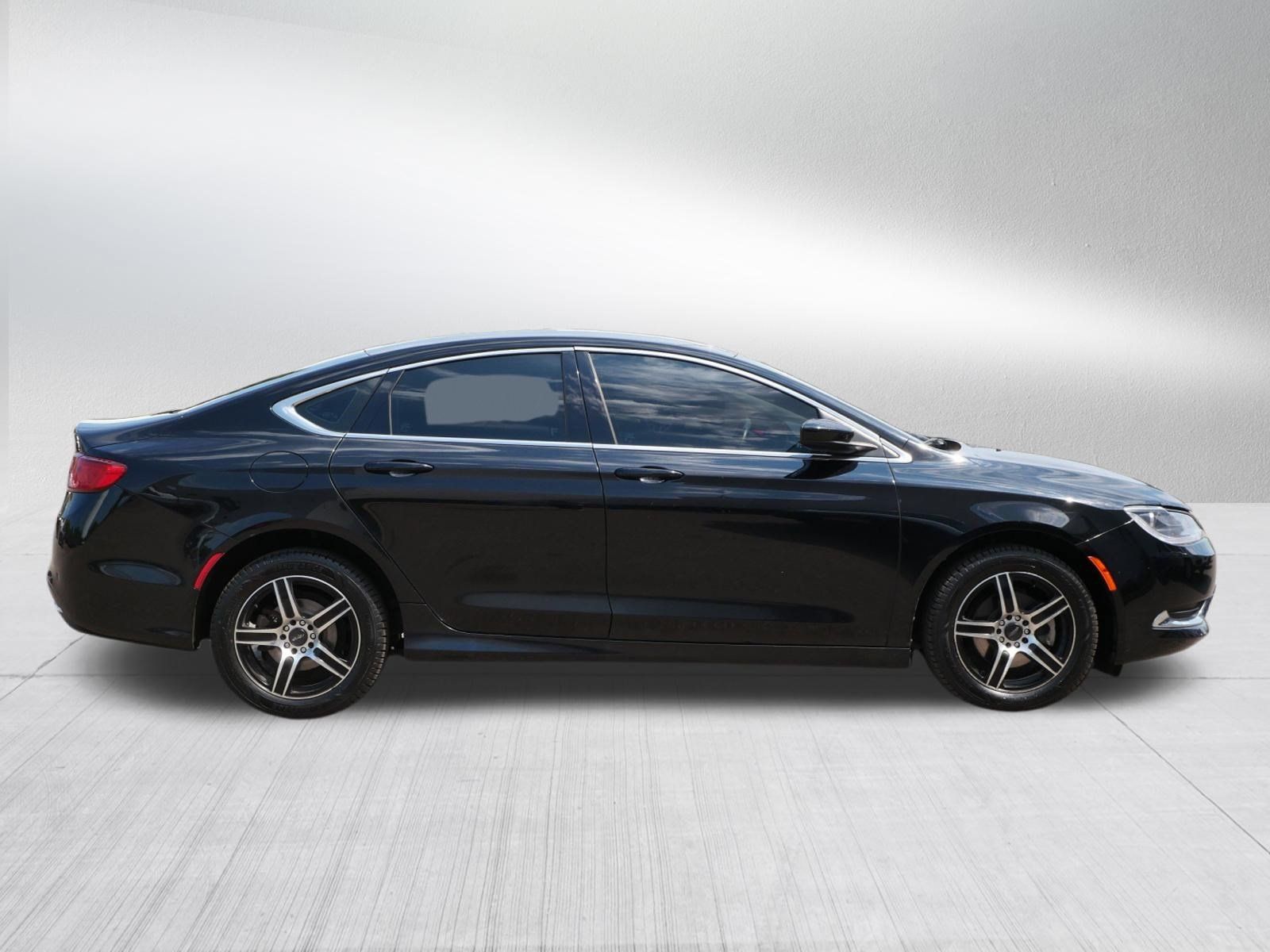 Used 2015 Chrysler 200 Limited w/ Convenience Group FWD image 8