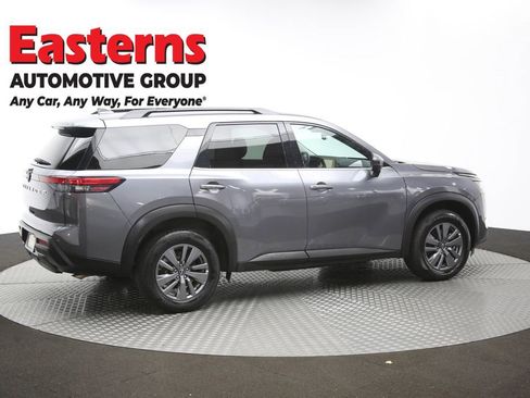 Used 2025 Nissan Pathfinder SV FWD image 43