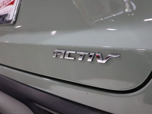 Used 2024 Chevrolet Trax ACTIV w/ Sunroof Package image 13