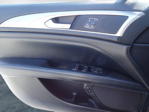 Used 2017 Lincoln MKZ Premiere FWD image 19