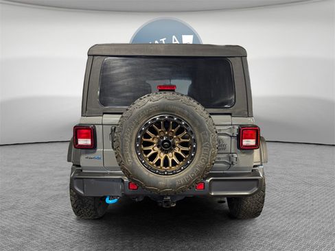 Used 2023 Jeep Wrangler Unlimited w/ Cold Weather Group image 5