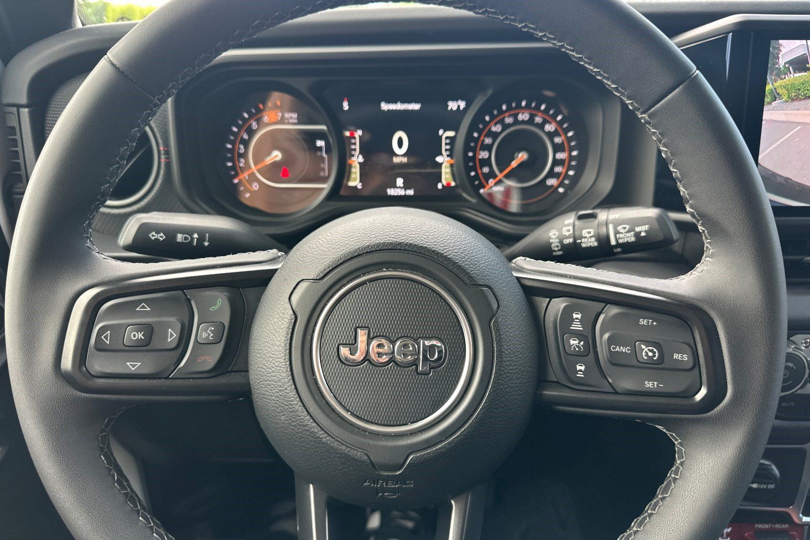 Used 2026 Jeep Wrangler Unlimited Rubicon AWD/4WD image 11