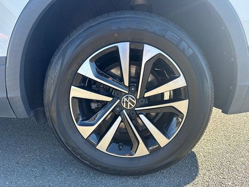 Used 2022 Volkswagen Tiguan S image 7