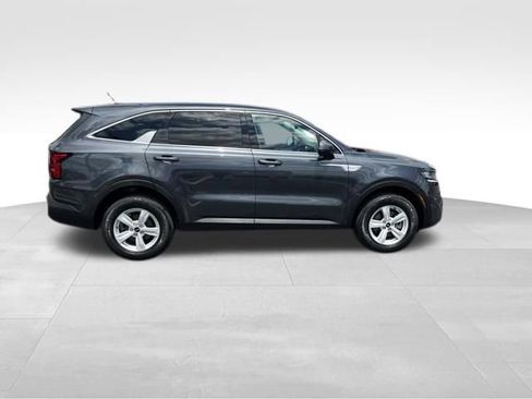Certified 2023 Kia Sorento LX AWD/4WD image 9