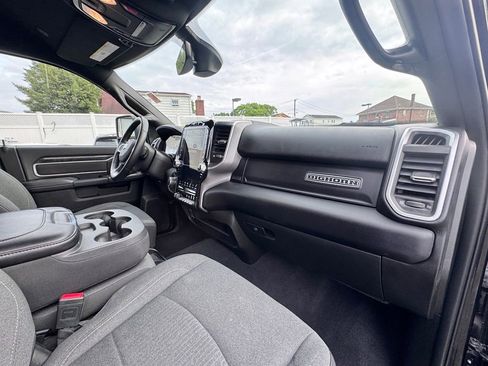 Used 2024 RAM 2500 Big Horn w/ Night Edition AWD/4WD image 18