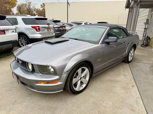 Used 2006 Ford Mustang GT Premium image 4