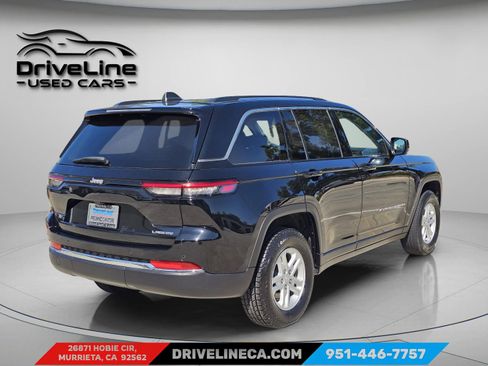 Used 2024 Jeep Grand Cherokee Laredo image 2